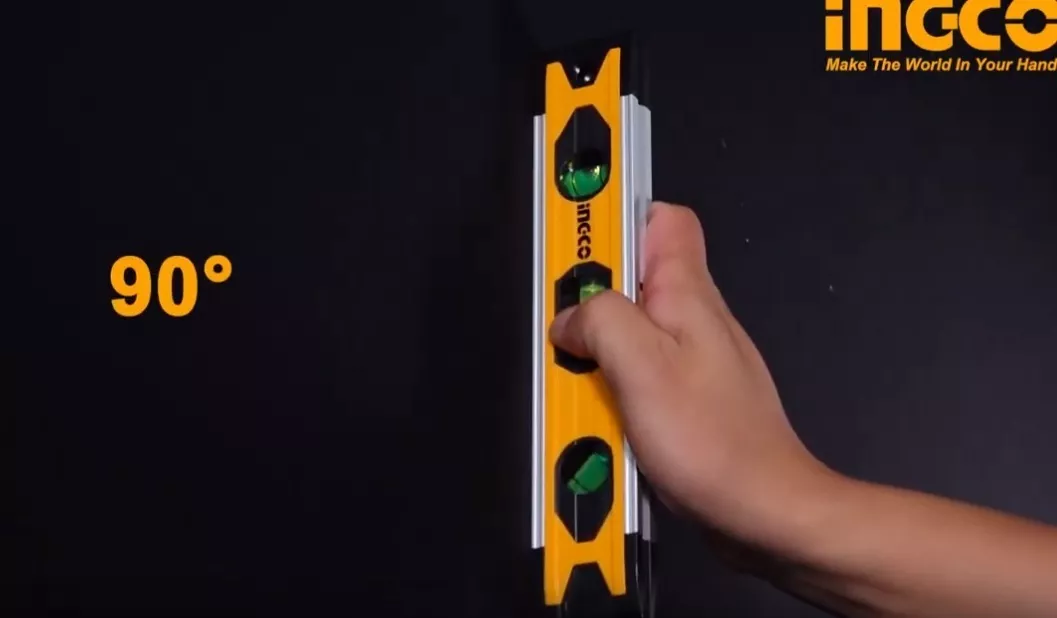 Nivel Magnético INGCO 225 mm con Regla para Albañil – vista 3