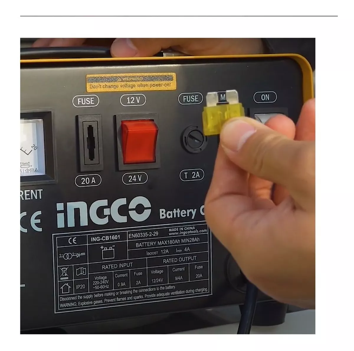 Cargador de Batería 12 V/24 V para Autos y Motos – vista 6